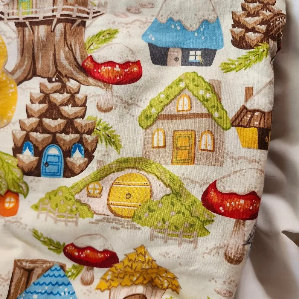 Gnome Project Bag 14x10x5 Zippered Hand Strap Flat Bottom Houses Pine Cones B35